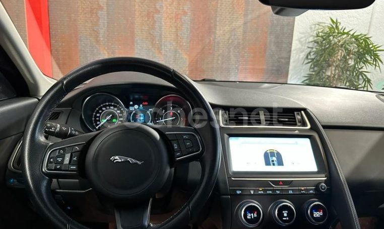 coche de ocasión en tarragona jaguar e pace (13)