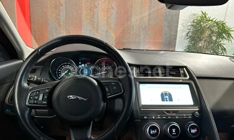 coche de ocasión en tarragona jaguar e pace (13)