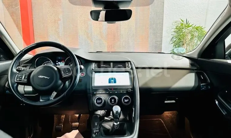 coche de ocasión en tarragona jaguar e pace (30)