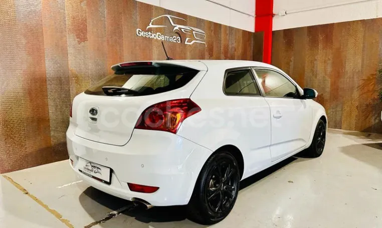 b72565cb eef9 4c94 8d4b 557d0bf11325