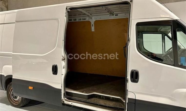 furgoneta ocasión iveco daily (8)