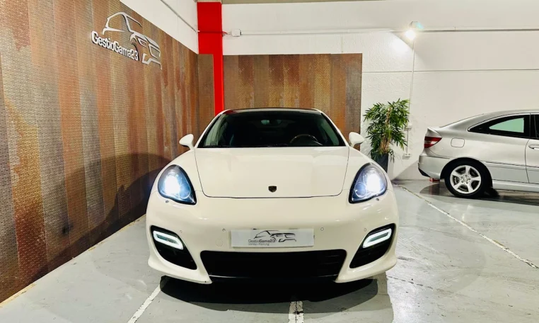 PORSCHE Panamera Turbo 20