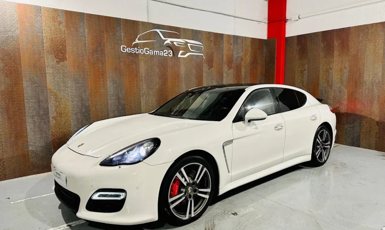 PORSCHE Panamera Turbo