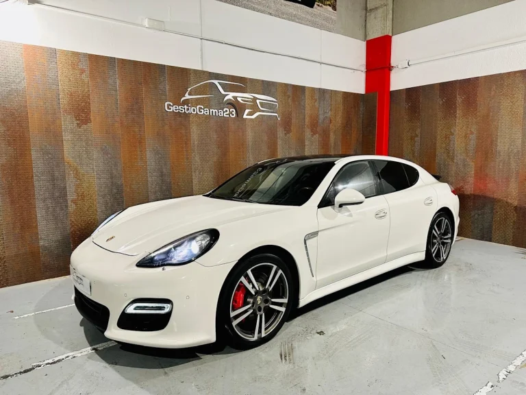 PORSCHE Panamera Turbo