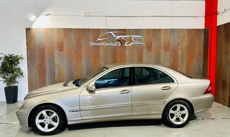 MERCEDES BENZ Clase C C 180 K AVANTGARDE 16