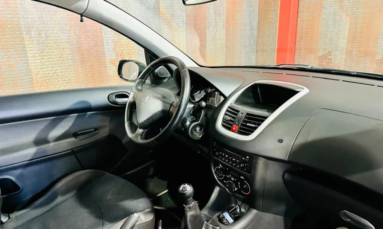 PEUGEOT 206 + 1 4 8