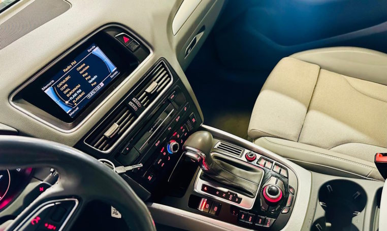 AUDI Q5 2 0 TDI clean quatt S tron S line 15