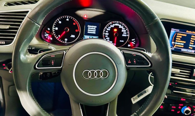 AUDI Q5 2 0 TDI clean quatt S tron S line 16