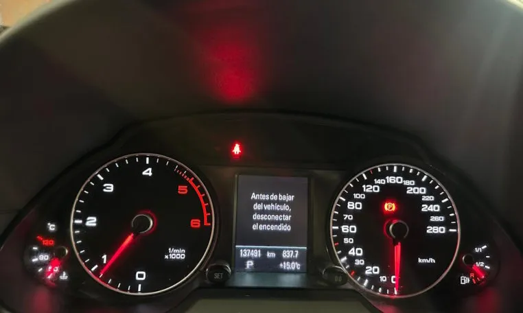 AUDI Q5 2 0 TDI clean quatt S tron S line 17