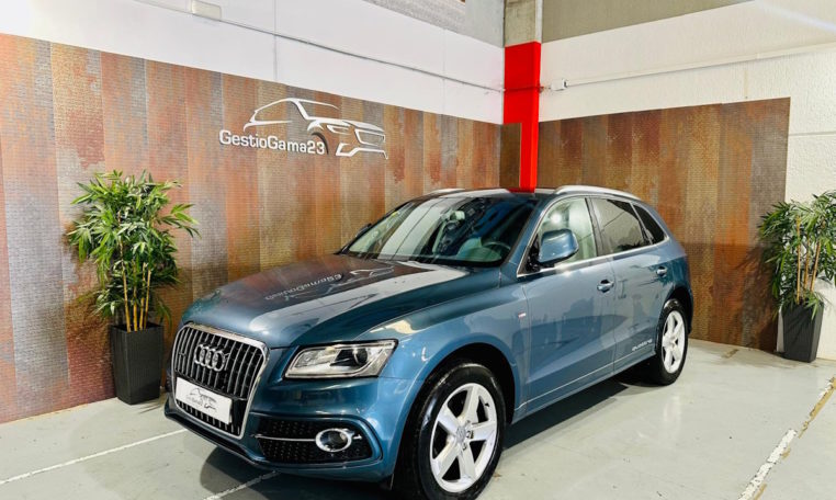AUDI Q5 2 0 TDI clean quatt S tron S line 18