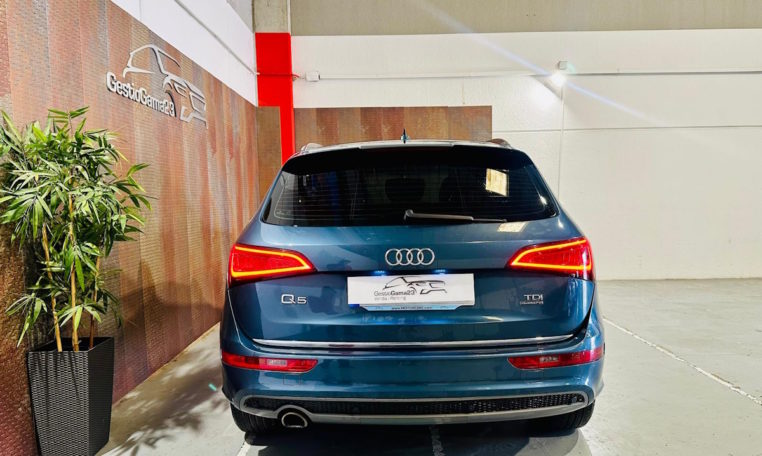 AUDI Q5 2 0 TDI clean quatt S tron S line 4