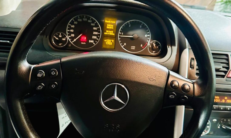 MERCEDES BENZ Clase A A 180 CDI AVANTGARDE 11