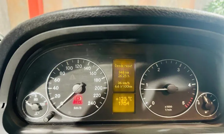 MERCEDES BENZ Clase A A 180 CDI AVANTGARDE 13