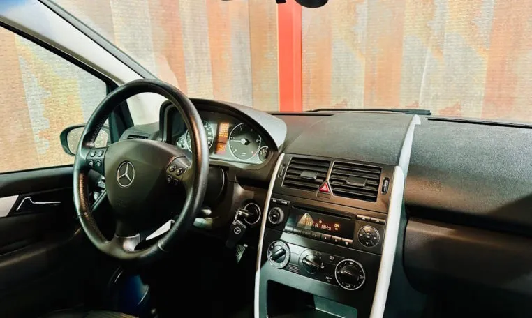 MERCEDES BENZ Clase A A 180 CDI AVANTGARDE 8