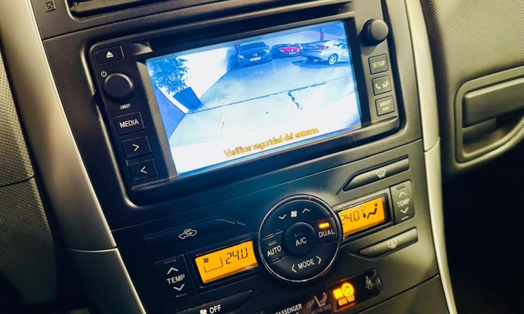 TOYOTA Auris 1 6 VVTi Active 15