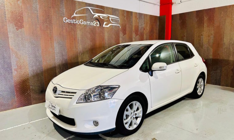 TOYOTA Auris 1 6 VVTi Active