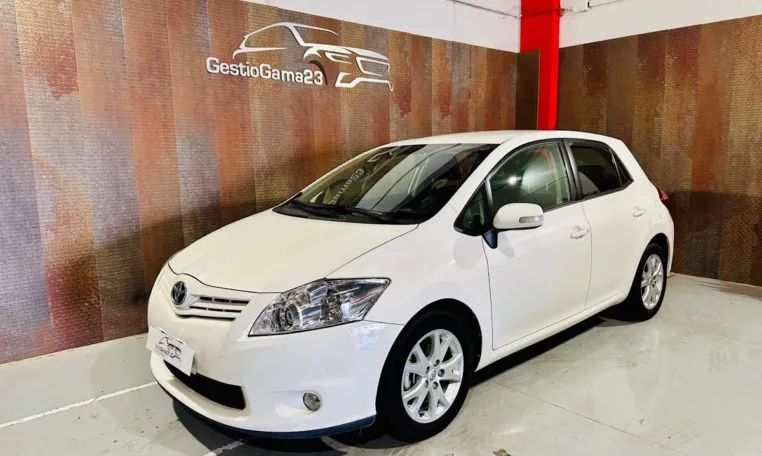 TOYOTA Auris 1 6 VVTi Active
