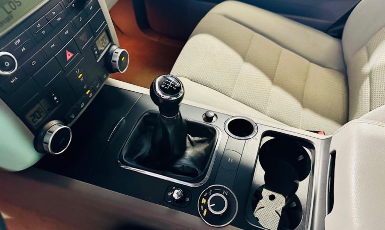 VOLKSWAGEN Touareg 12