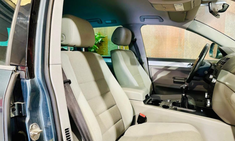 VOLKSWAGEN Touareg 9