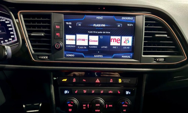 SEAT León ST 2 0 TSI 4Drive DSG SS Cupra R 17