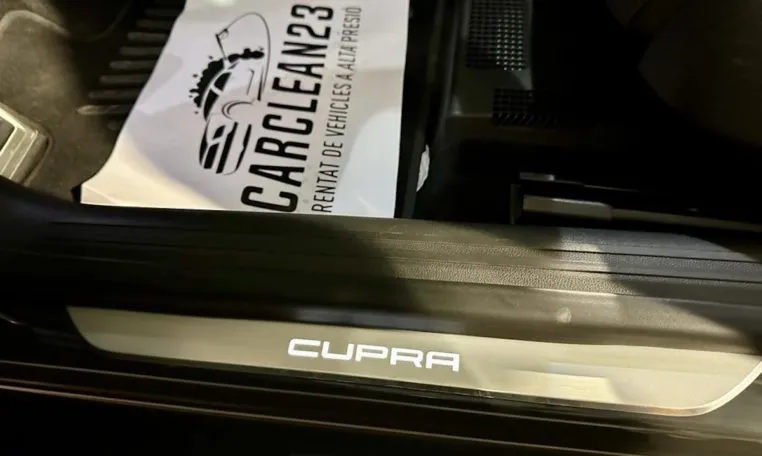 SEAT León ST 2 0 TSI 4Drive DSG SS Cupra R 23