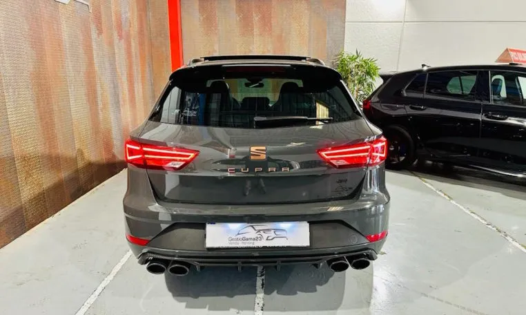 SEAT León ST 2 0 TSI 4Drive DSG SS Cupra R 4