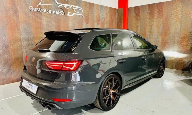 SEAT León ST 2 0 TSI 4Drive DSG SS Cupra R 5