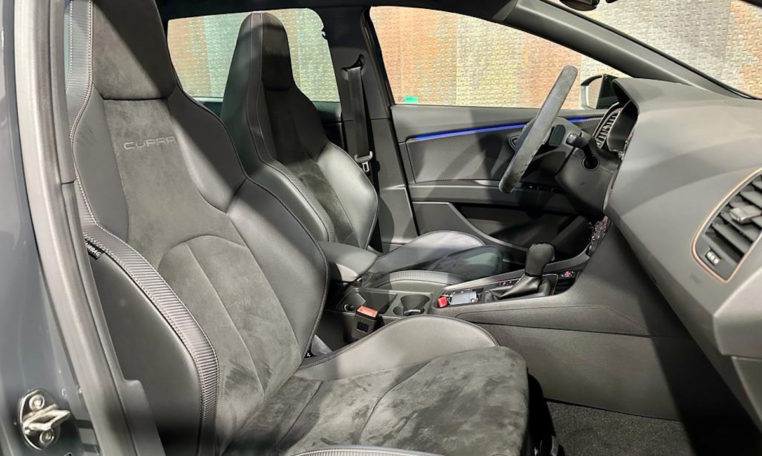 SEAT León ST 2 0 TSI 4Drive DSG SS Cupra R 8