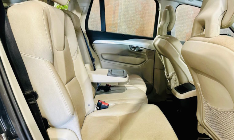 VOLVO XC90 2 0 D5 AWD Momentum Auto 8