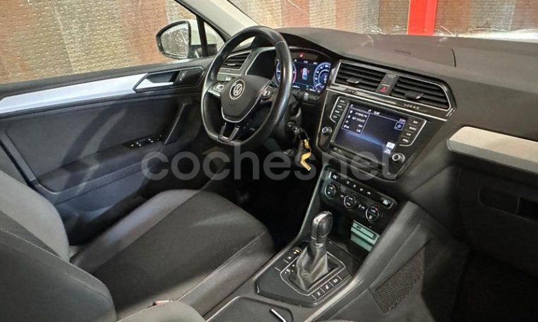 VOLKSWAGEN Tiguan ocasión (2033) 23 990 € en Tarragona