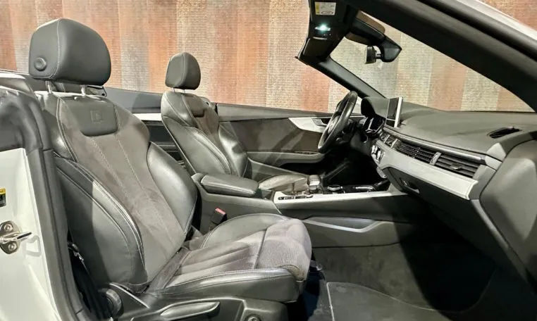 AUDI A5 2 0 TDI S tronic Cabrio 14