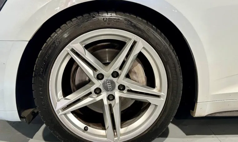 AUDI A5 2 0 TDI S tronic Cabrio 4