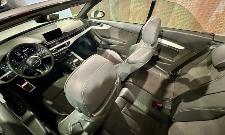 AUDI A5 2 0 TDI S tronic Cabrio 7