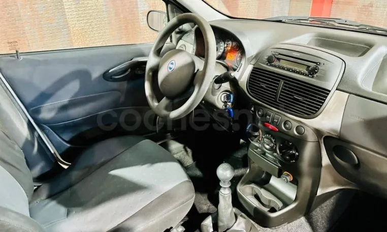 fiat punto classic en Tarragona (14)