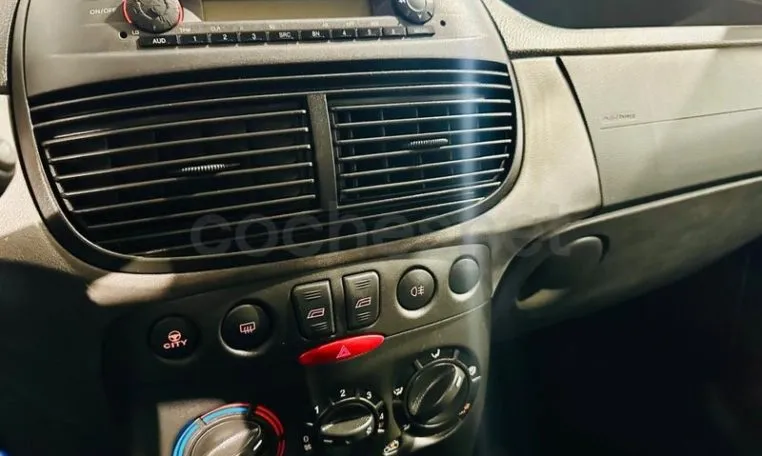 fiat punto classic en Tarragona (19)